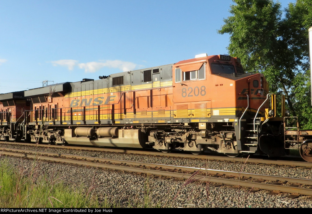 BNSF 8208